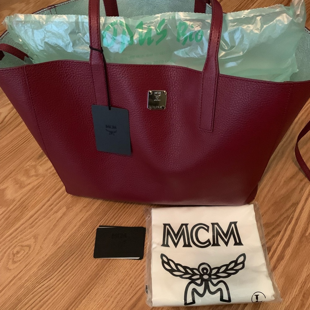 Gorgeous MCM bag - Picture 5 of 8